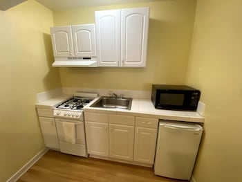 Executive Room, 2 Queen Beds, Kitchen