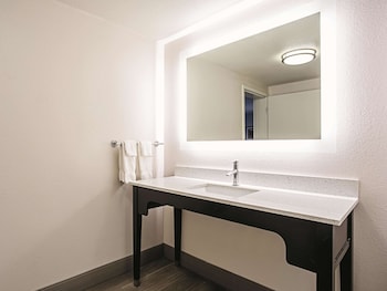 Room, 2 Queen Beds, Accessible, Non Smoking (Mobility/Hearing Impaired Accessible)