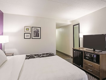 Room, 1 King Bed, Accessible, Non Smoking (Mobility)