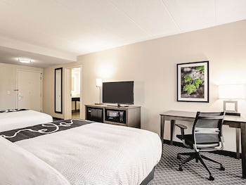 Room, 2 Queen Beds, Accessible, Non Smoking (Mobility/Hearing Impaired Accessible)