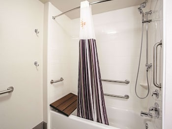 Room, 2 Queen Beds, Accessible, Non Smoking (Mobility/Hearing Impaired Accessible)