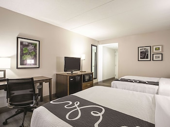 Room, 2 Queen Beds, Non Smoking