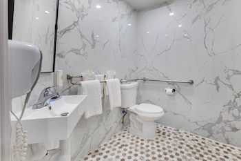 Standard Room, 2 Queen Beds, Accessible