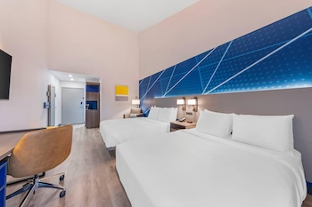 Standard Room, 2 Queen Beds, Balcony