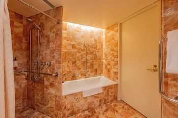 Classic Room, 1 King Bed, Accessible