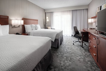 Room, 2 Double Beds (Mobility Accessible, Tub)