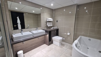 The Willow Suite