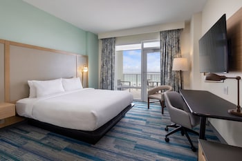 Room, 1 King Bed, Balcony, Beach View