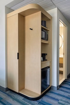 Studio, Multiple Beds