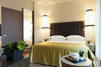 Deluxe Double Room, City View