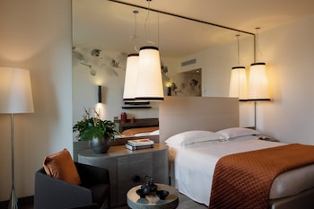 Deluxe Double Room, Terrace, City View