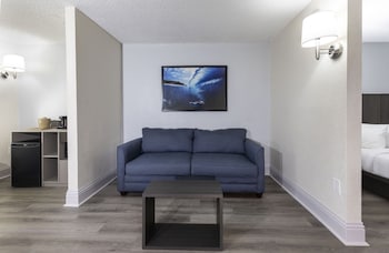 Premium Suite, 1 King Bed with Sofa bed