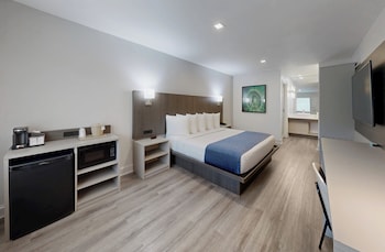Deluxe Room, 1 King Bed