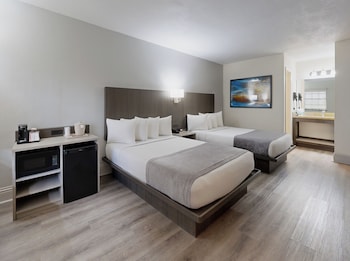 Deluxe Room, 2 Queen Beds