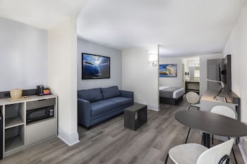 Premium Suite, 1 King Bed with Sofa bed