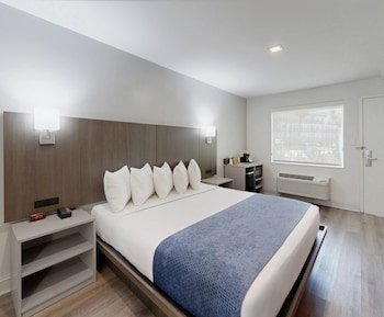 Superior Room, 1 King Bed
