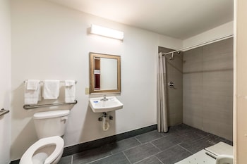 Standard Room, 2 Queen Beds, Roll-in Shower, Non Smoking