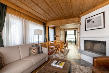 Luxury Suite (Steffani)