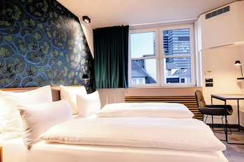 Room (THE ONE)