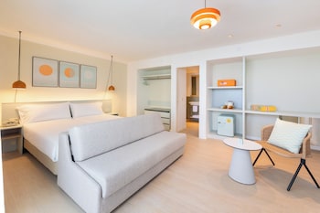 Junior Suite Skyline Front Ocean View