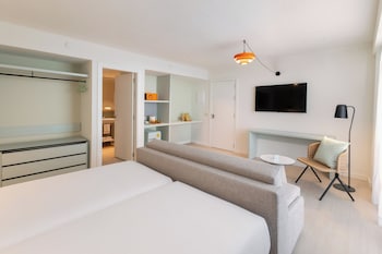 Junior Suite Skyline Front Ocean View