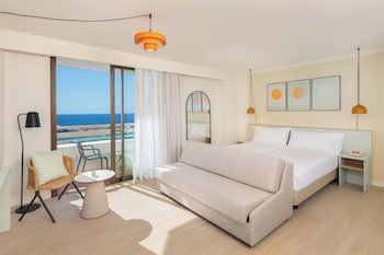Junior Suite Skyline Front Ocean View