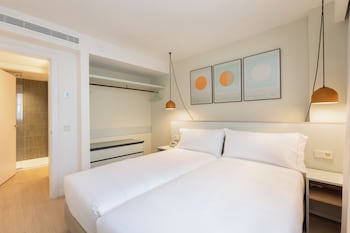 Sol Room with Lounge Ocean View