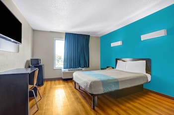 Standard Room, 1 Queen Bed, Smoking