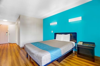 Standard Room, 1 Queen Bed, Smoking