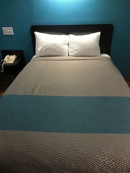 Standard Room, 1 Queen Bed, Smoking