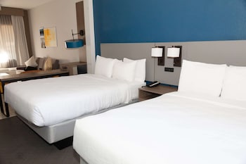 Suite, Multiple Beds, Non Smoking