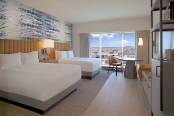 Room, 2 Queen Beds, City View (High Floor)