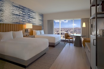 Room, 2 Queen Beds, City View (High Floor)