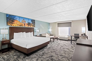 Suite, 1 King Bed, Non Smoking