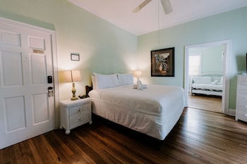 The James Suite | Second Floor King