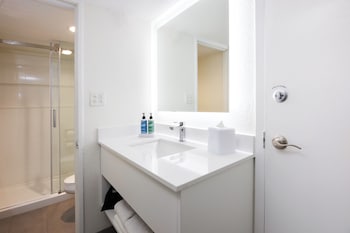 Two Beds Accessible (Newly Renovated)
