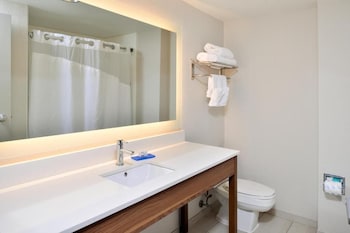 Suite, 2 Queen Beds (Living Area)
