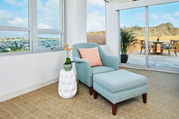 Grand Twin Room (Leahi Jr.)