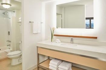 Grand Twin Room (Leahi Jr.)