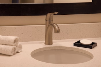 Deluxe Room, 2 Queen Beds, Accessible (Hearing)