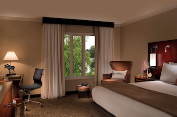 Deluxe Room, 1 King Bed