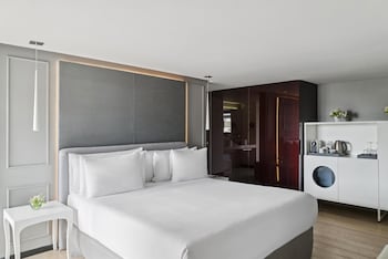 Suite, Terrace (View)