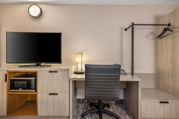 Room, 1 King Bed with Sofa bed, Non Smoking (Upgrade)