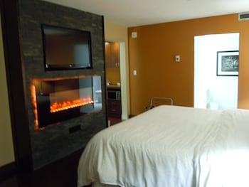 Presidential Suite, 1 King Bed with Sofa bed, Fireplace