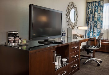 1 King Bed High Floor