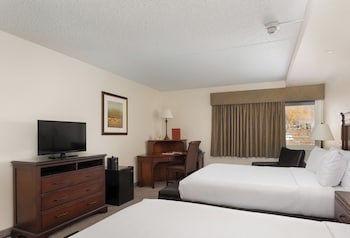Standard Room, 2 Queen Beds, Mountain View