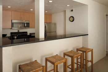 Condo, 2 Bedrooms, Kitchen, Mountain View