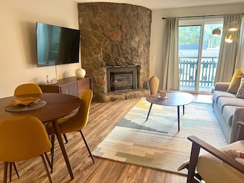Condo, 1 Bedroom, Kitchen, Mountain View