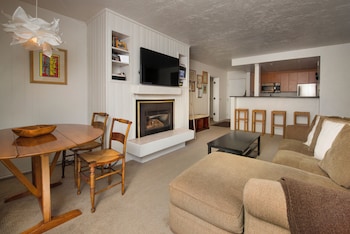 Condo, 2 Bedrooms, Kitchen, Mountain View