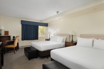 Standard Room, 2 Queen Beds, Mountain View